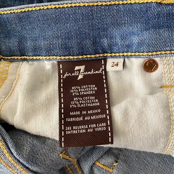 ✨BOGO FREE✨ 7 for All Mankind Roll Up Jean Shorts - Picture 3 of 5